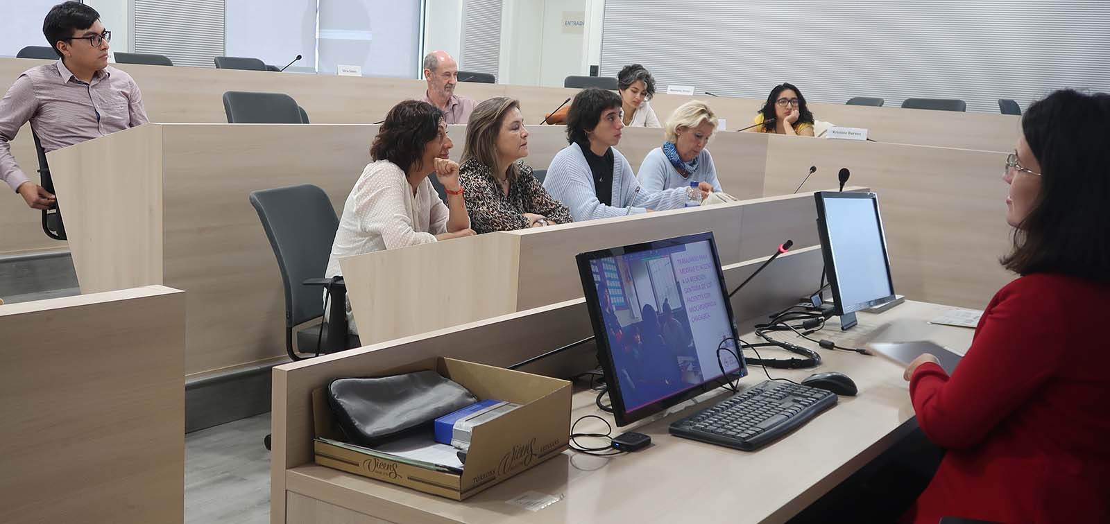 Ana García Álvarez, del Hospital Clínic de Barcelona, da comienzo al taller sobre cardiopatías derivadas del Chagas.