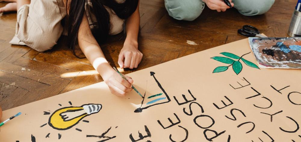 personas participando en un proyecto comunitario