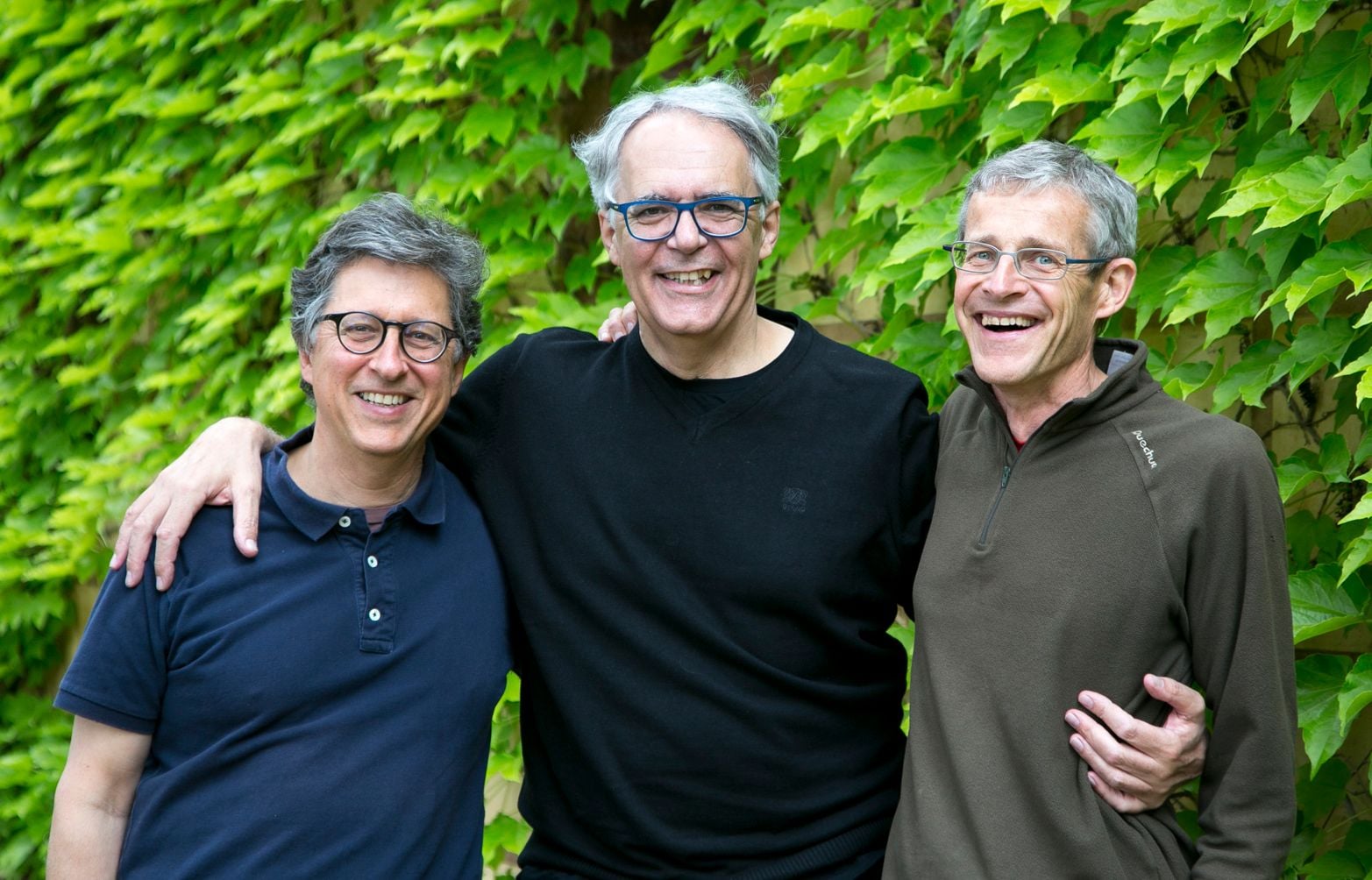 De izquierda a derecha: Manolis Kogevinas, Josep Maria Antó y Jordi Sunyer fundaron el CREAL en 2005.
