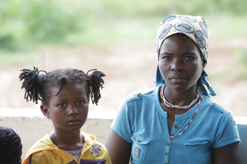 Mother and daughter in Manhiça (Mozambique)