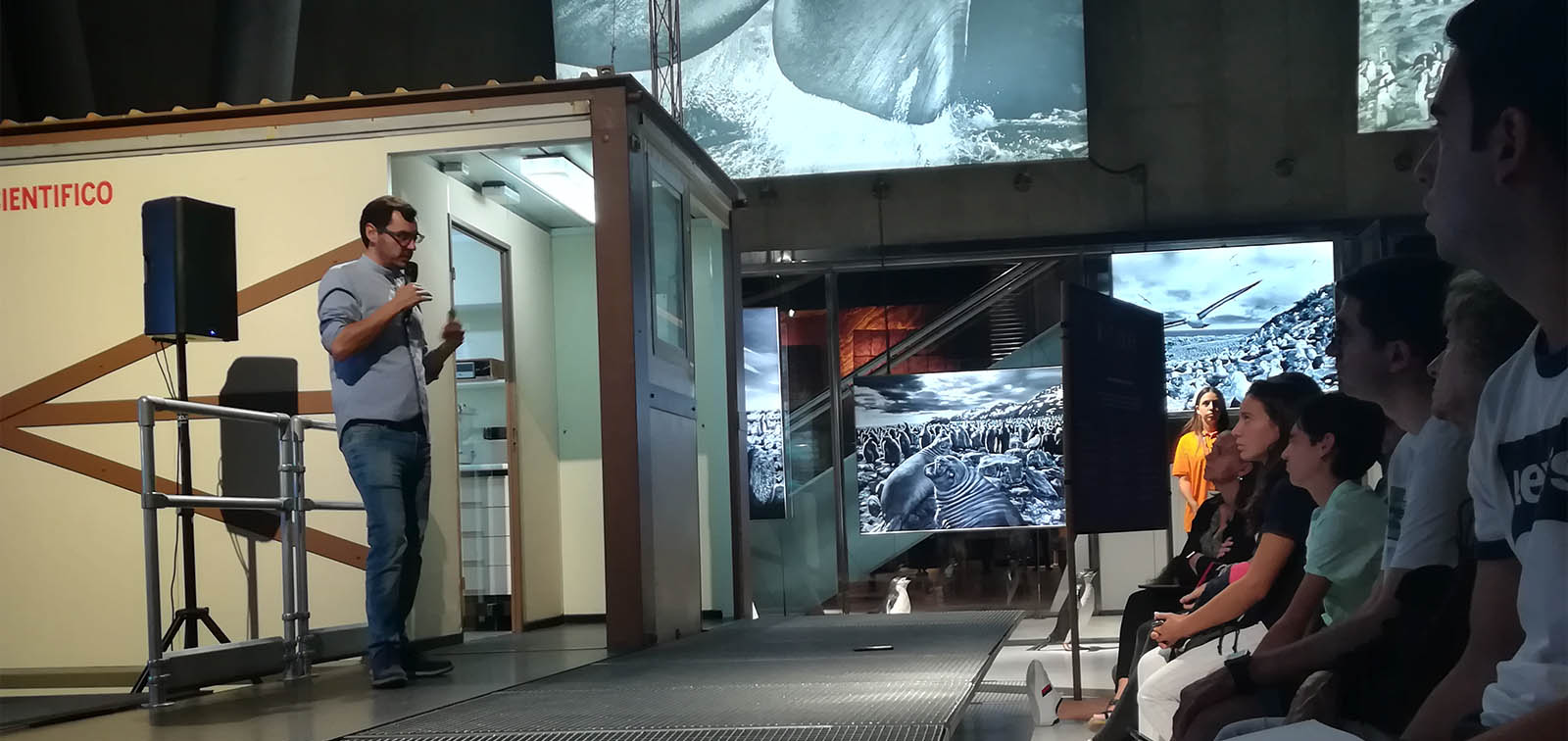 Quick talk during the European Researchers' Night 2018, at CosmoCaixa, Barcelona