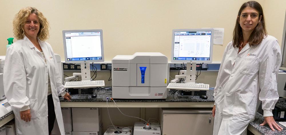 Carlota Dobaño and Gemma Moncunill at ISGlobal's Immuno Lab