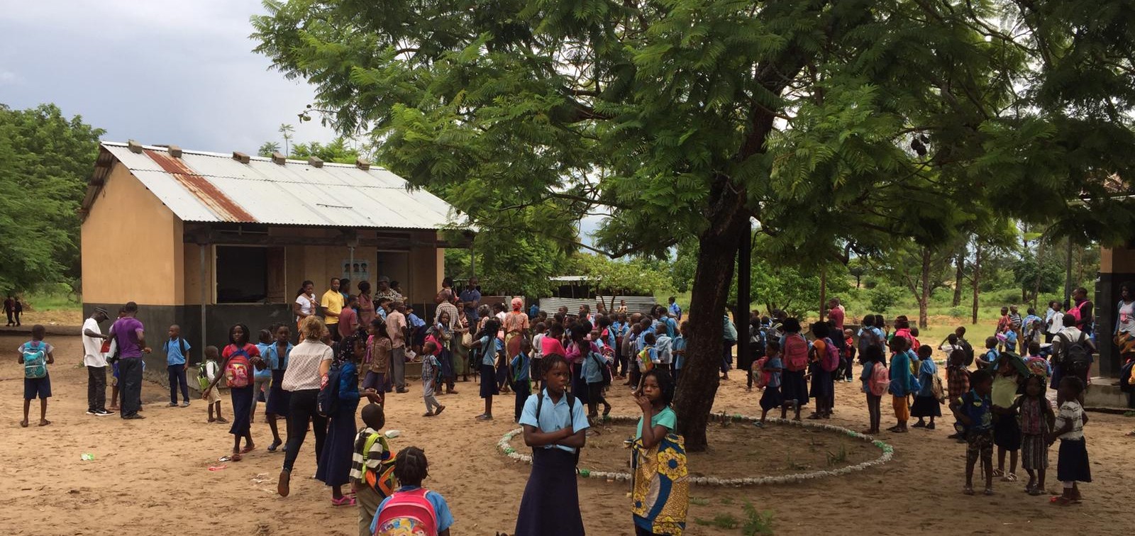 colegio Mozambique niños